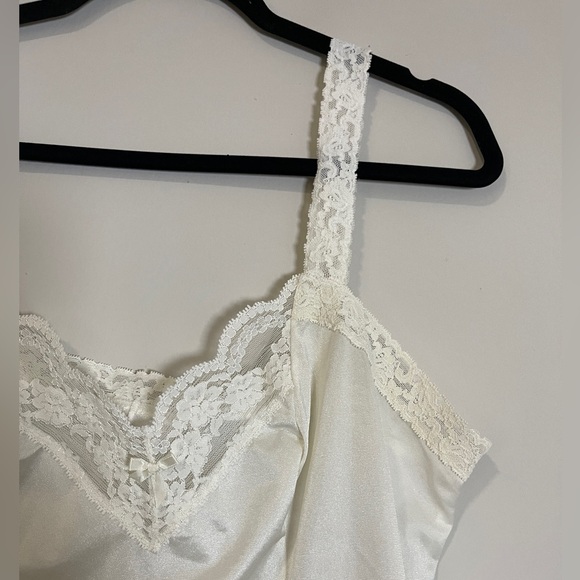 Olga Womens Lace Cami Top Size XL Cream Undershirt Loungewear Coquette - Picture 4 of 13